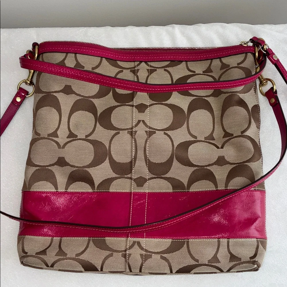 Coach Signature Hobo Bag, Crossbody Purse Shoulder Bag. Like new.